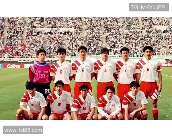 退役足球明星的辉煌岁月与传奇人生回顾