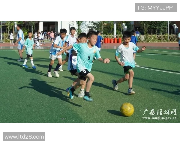 足球明星舞动魅力换头挑战引发热议网友纷纷模仿秀出创意舞姿